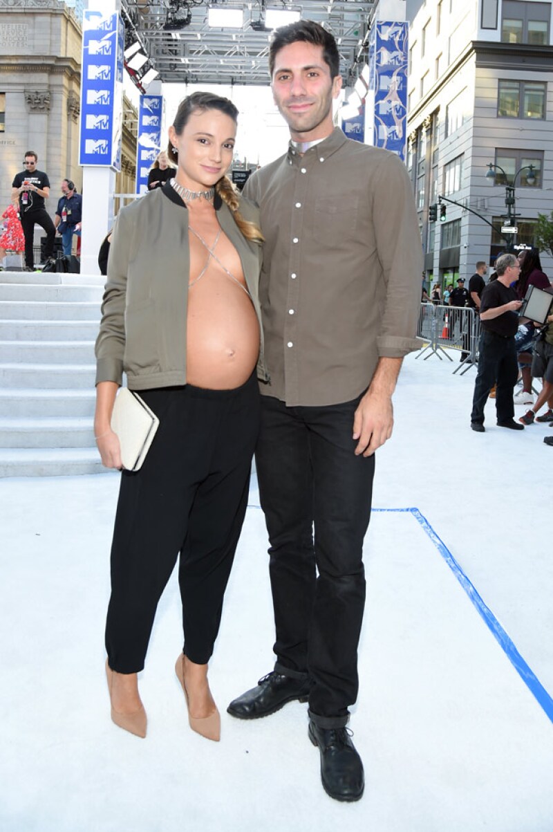 Laura Perlongo y el conductor del programa Catfish de MTV, New Schulman.