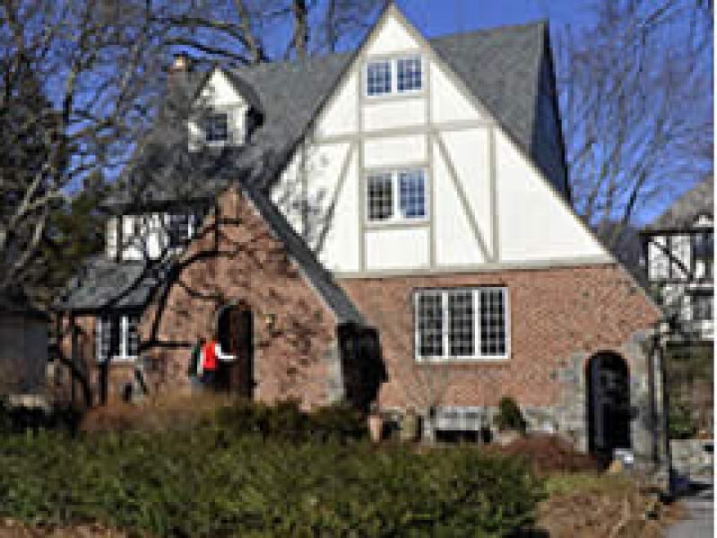El secretario del Tesoro, Timothy Geithner, renta su casa en un suburbio de Nueva York, tras meses de intentar venderla. (Foto: CNNMoney)
