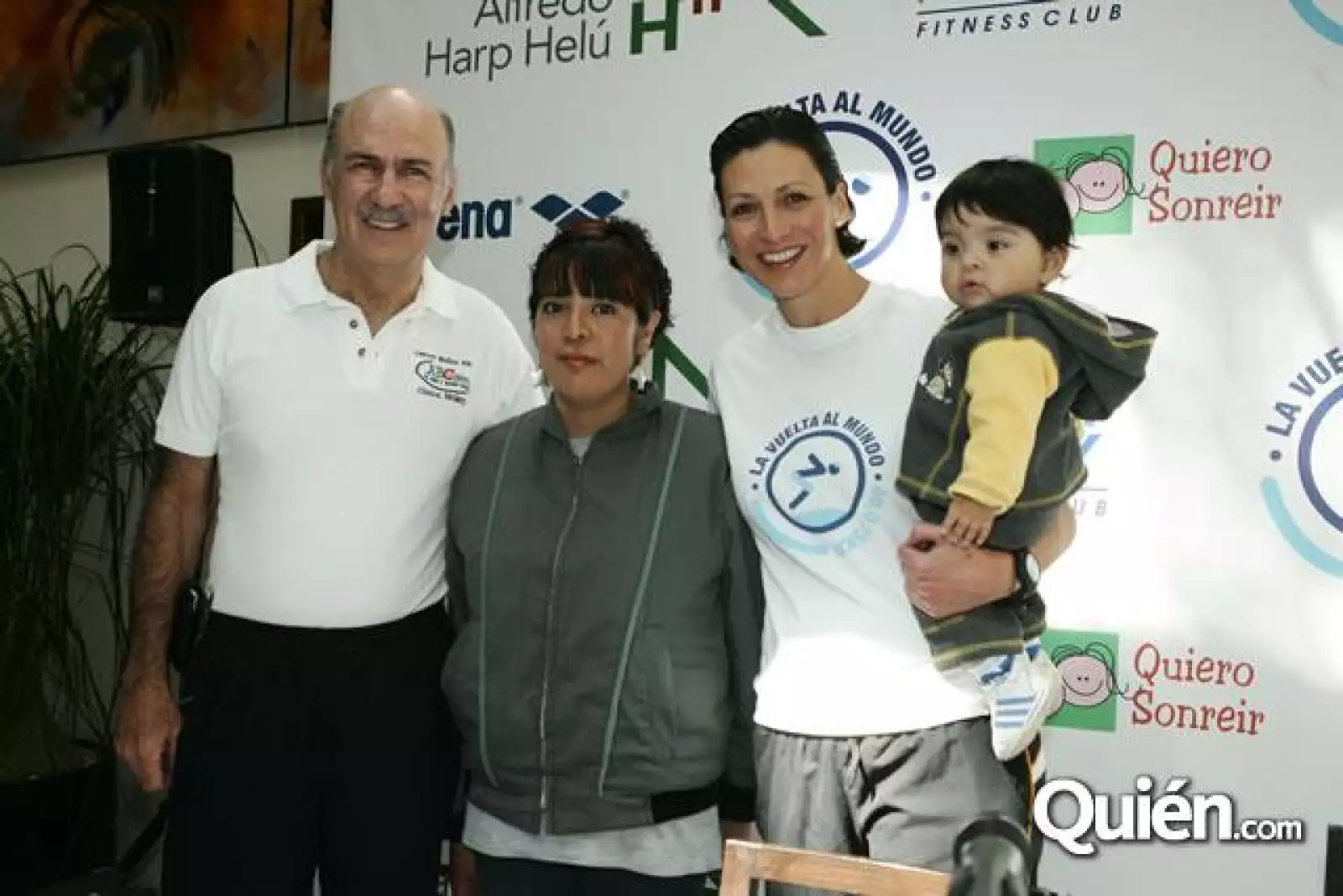 La Vuelta al  Mundo Nadando