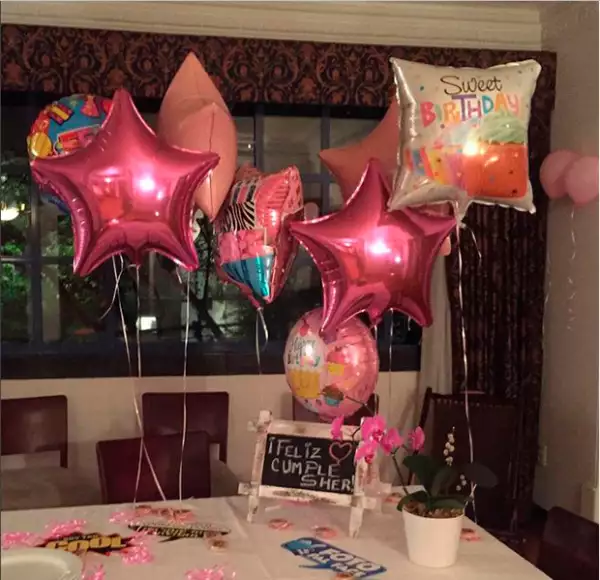La cumpleañera fue agasajada por sus amigas con grandes detalles.