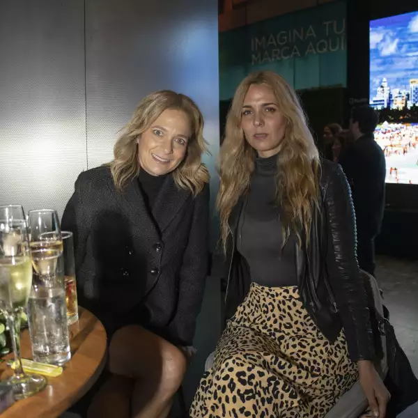 Alejandra Tapia y Greta Galindo.jpg