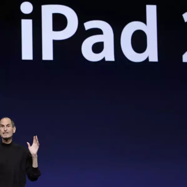 Steve Jobs reapareció, para sorpresa de muchos, en la conferencia de Apple en San Francisco.