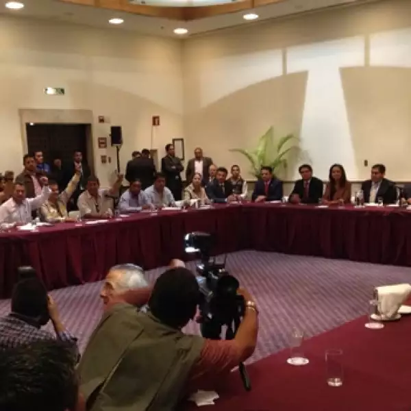 bloqueo maestros aeropuerto 9