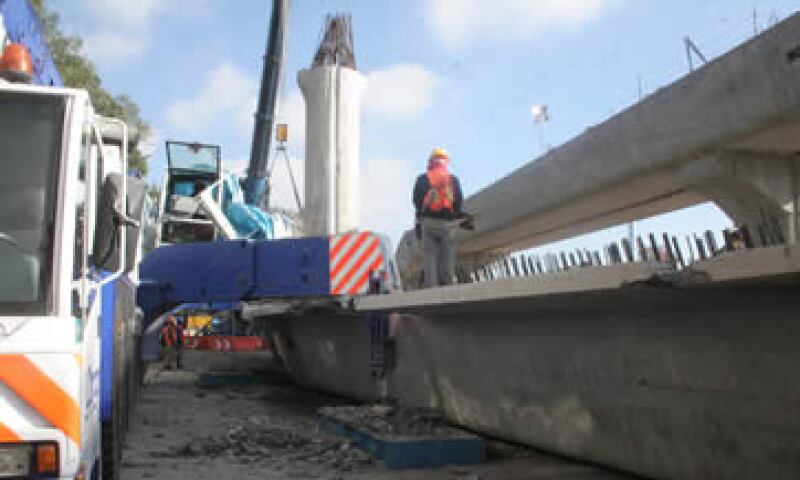OHL espera que la vía inicie operaciones hacia el 2012 con una inversión total de 9,826 millones de pesos. (Foto: Notimex)