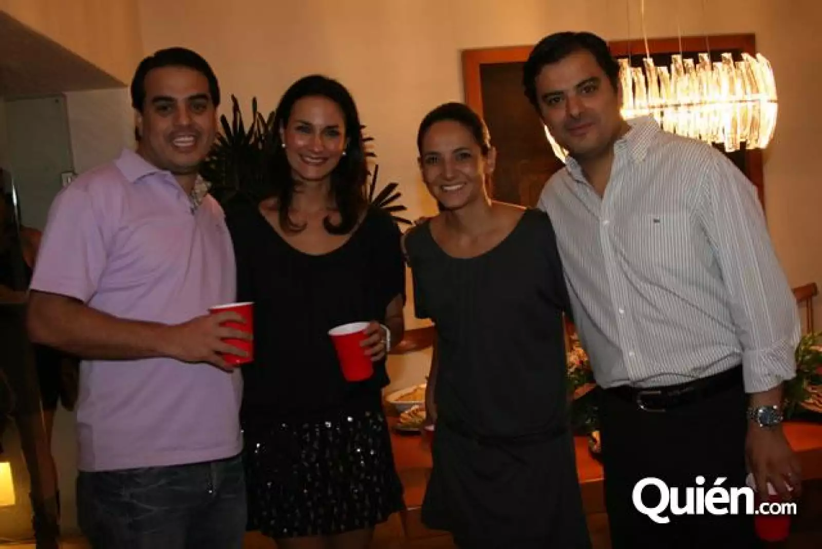 Fiesta de Fernando Lebrija por sus 2 diosas de plata