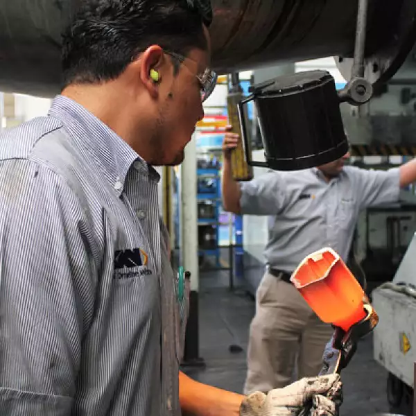 Aproximadamente 80% de la composición de una flecha es de acero.