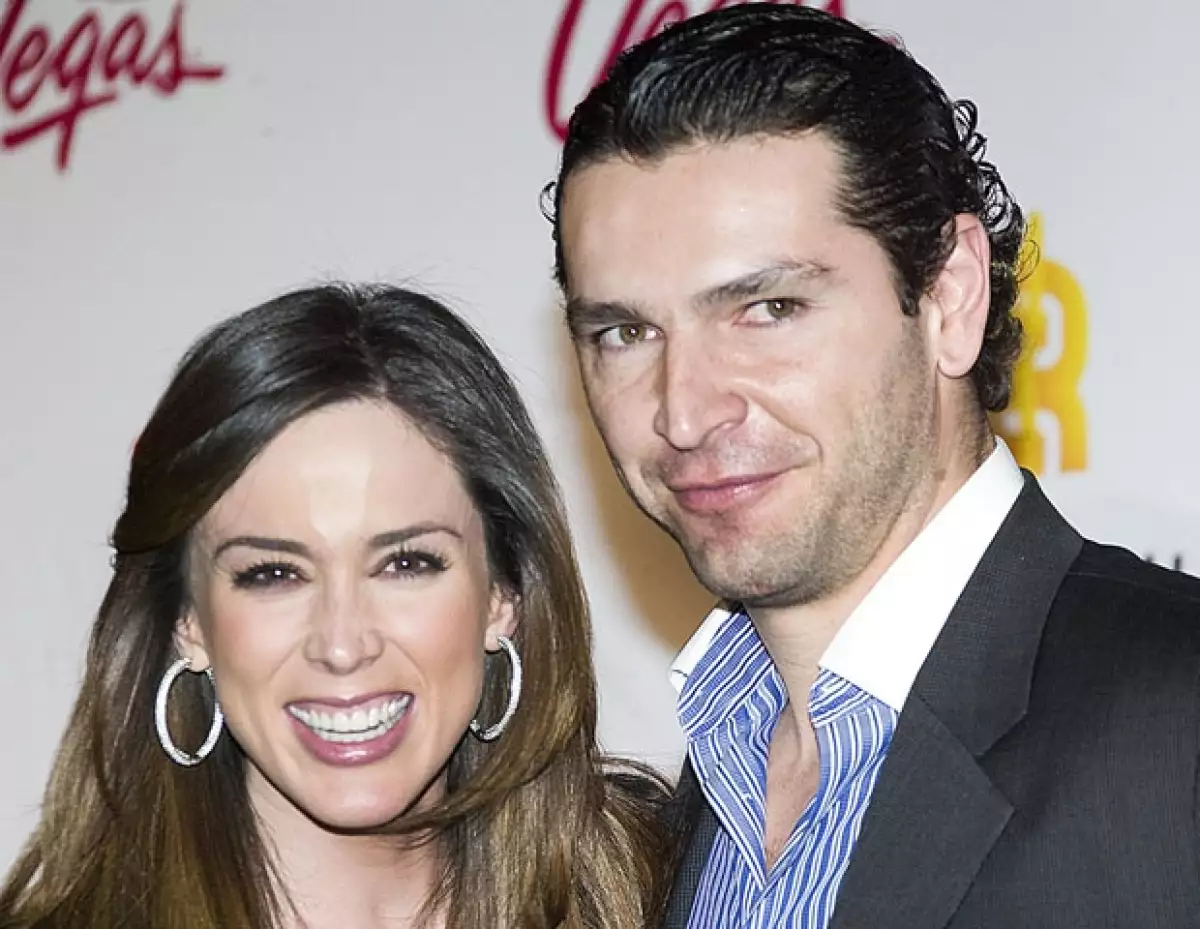 Jacqueline Bracamontes y Martín Fuentes iniciaron su noviazgo en 2010.