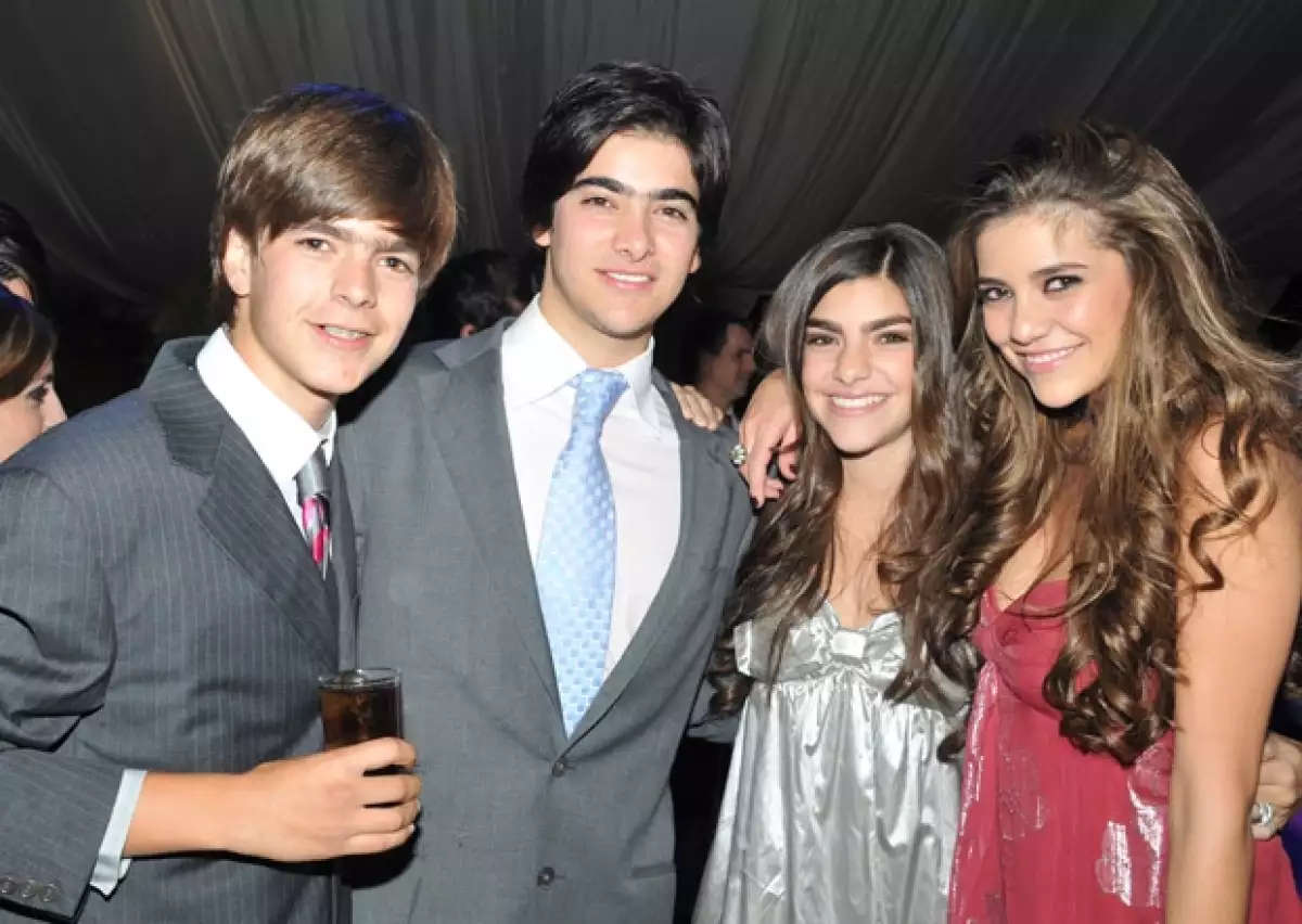 LOS CUÑADOS. Rodrigo, Jaime, Renata y Lety Sahagún.