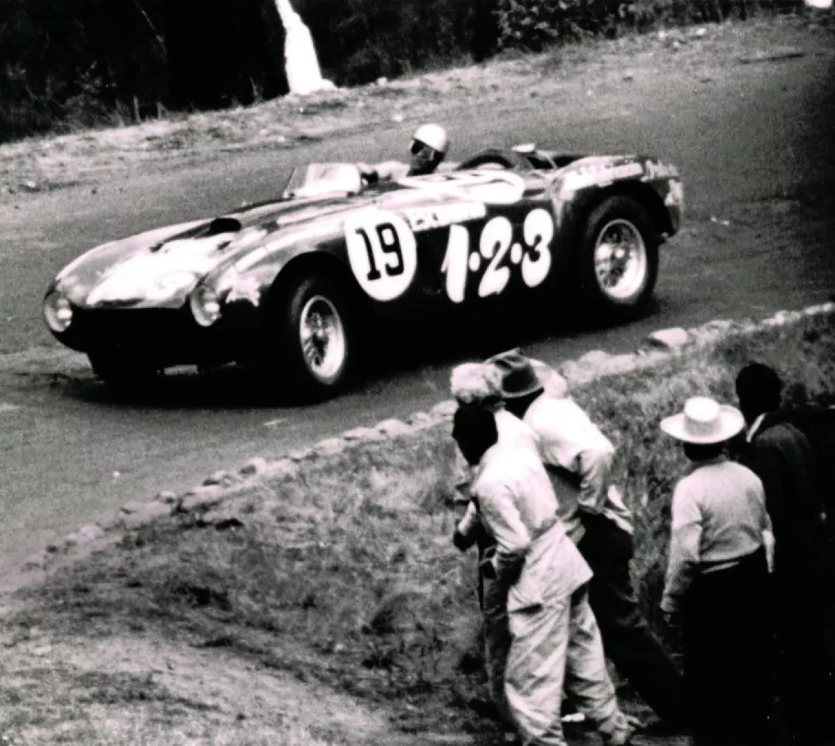 carrera-panamericana-ferrari-1952.jpg