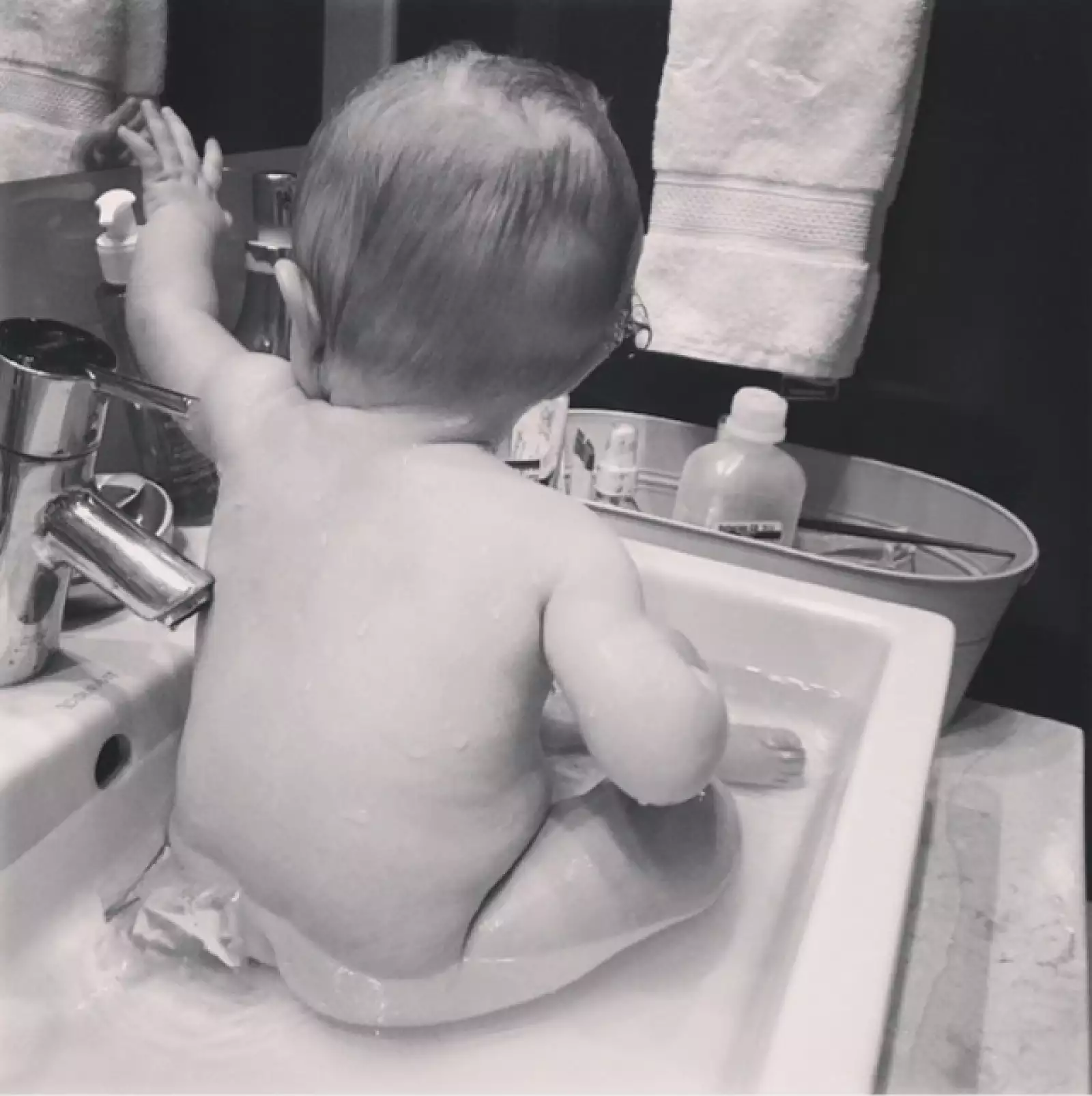 En la divertida y relajante hora del baño.