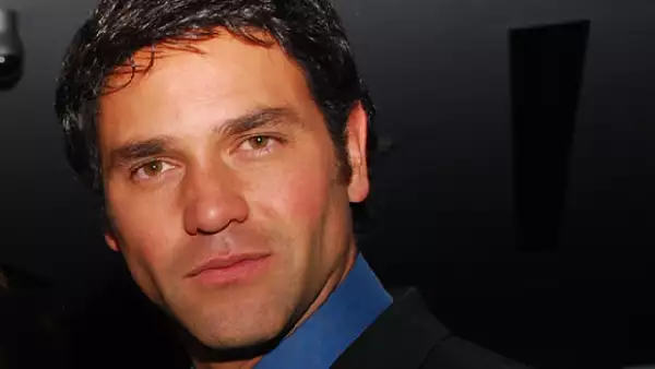 El actor celebrará su 35 aniversario con el estreno de `Llena de amor´, un remake de la venezolana `Mi gorda bella´, en la que comparte protagónico con Altair Jarabo y Ariadne Díaz.