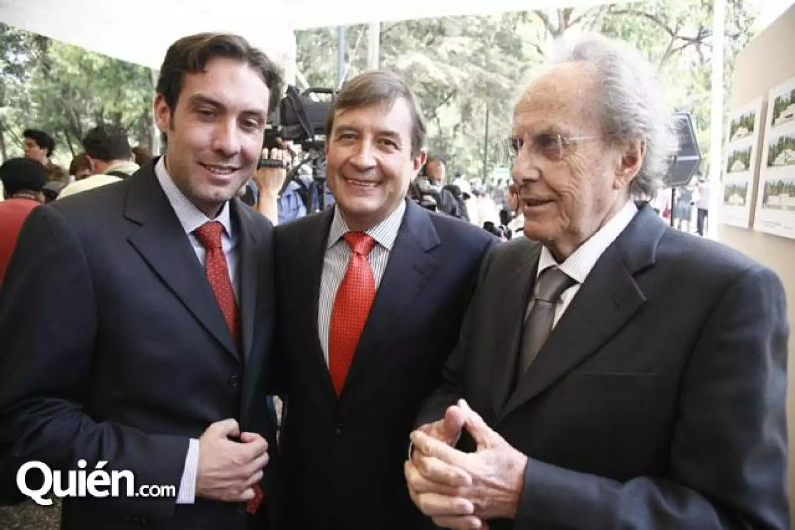 Santiago Sánchez Aedo,Juan Sánchez Aedo,Teodoro González de León