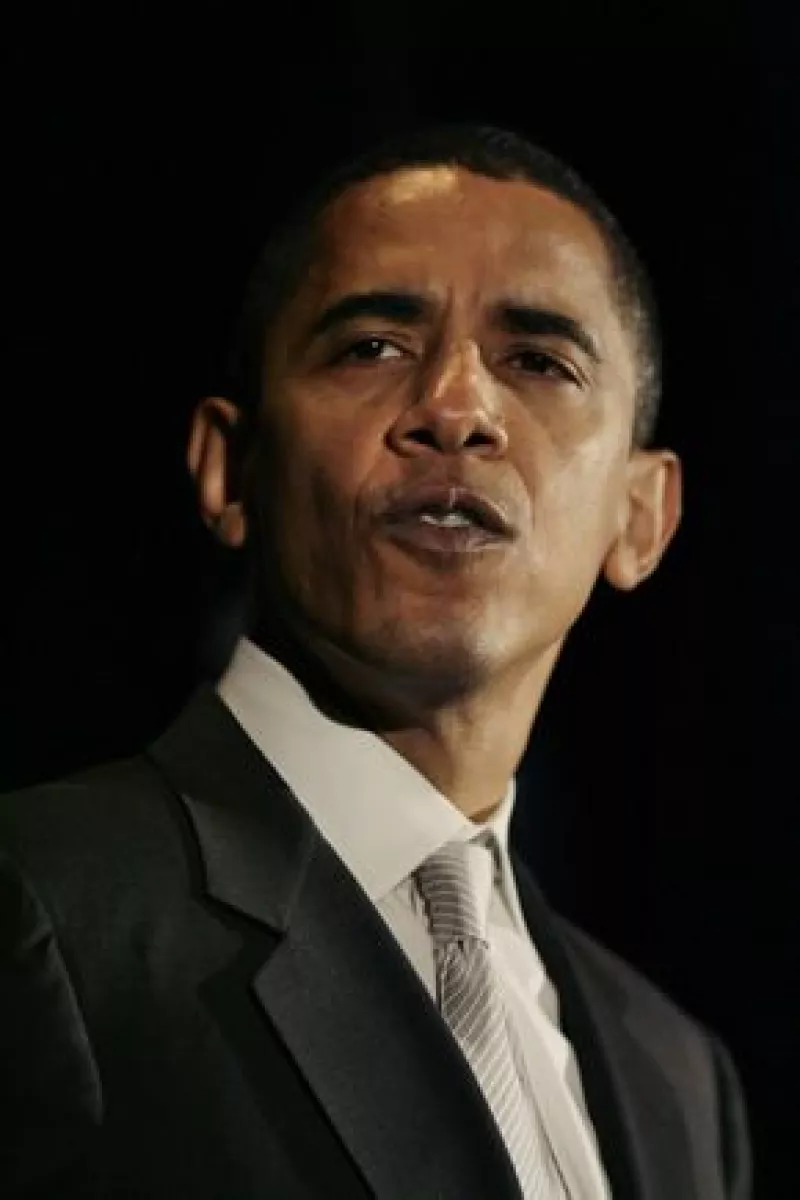 Jay-Z y Wyclef Jean dieron conciertos para apoyar al candidato demócrata.