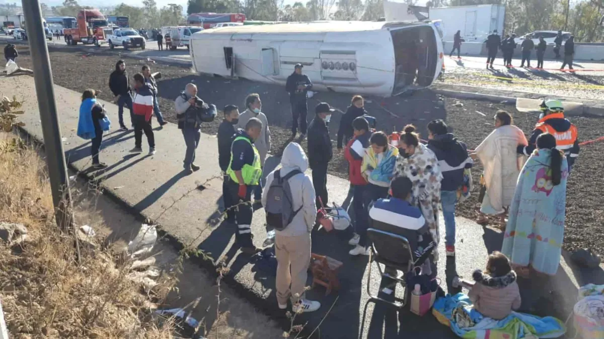 Accidente en la México-Puebla deja tres personas sin vida y 19 heridas