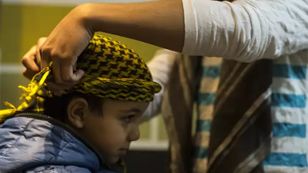 El pequeño Qusay es el más joven de la familia siria, que conserva su cultura y tradiciones.