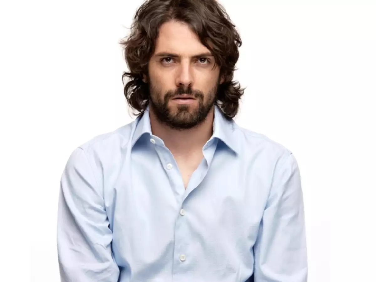 El actor inicia un nuevo camino en el que tendrá que reaprender el arte de hacer subirse al escenario teatral.