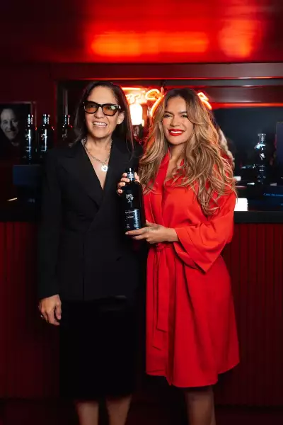 Karol G y el brindis 200 Copas por Casa Dragones en el Crazy Horse de París