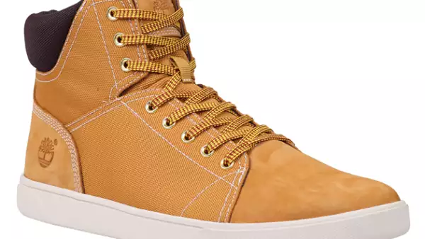Claro que su color característico no podía faltar en esta temporada.
