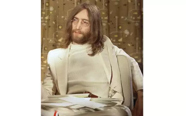 John Lennon murio en 1980, asesinado por David Chapman.
