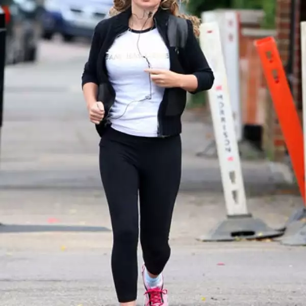 Geri Halliwell fue vista en Londres corriendo.