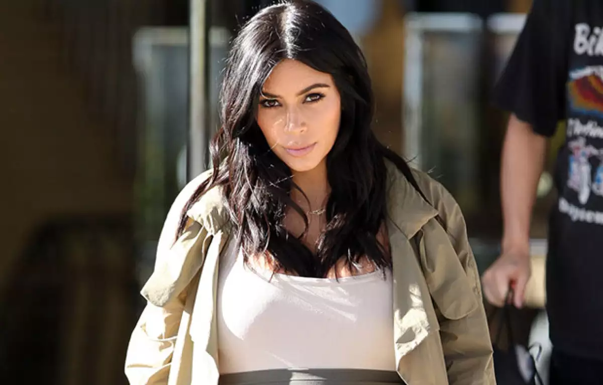 La polifacética Kim contó en el reality 'Keeping Up With the Kardashians' que los médicos habían visto 'más fluidos de lo normal' en su placenta.