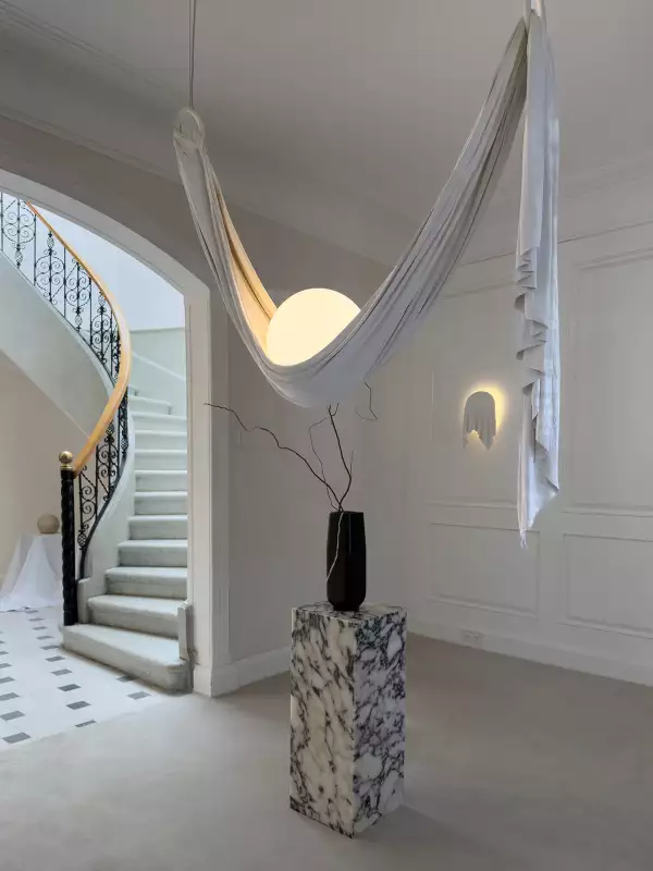 Showroom de Diez Company con piezas de Lee Broom 