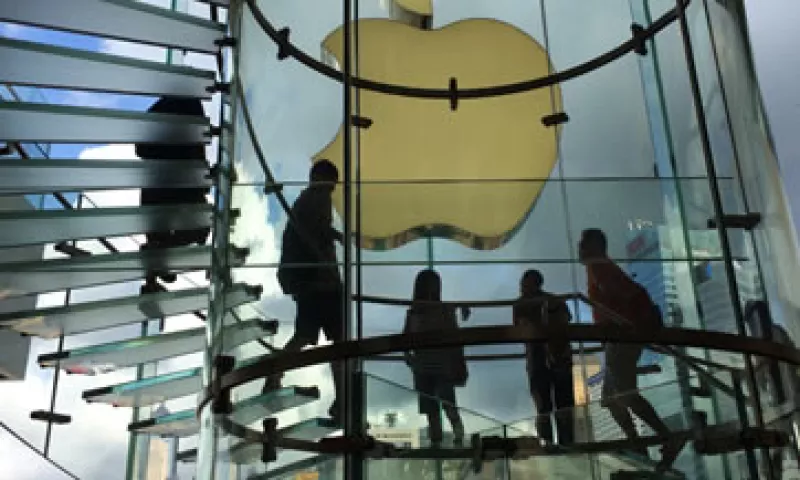 Algunos expertos indican que la baja de Apple se debe a que Samsung presentó nuevos productos este miércoles.  (Foto: Reuters)