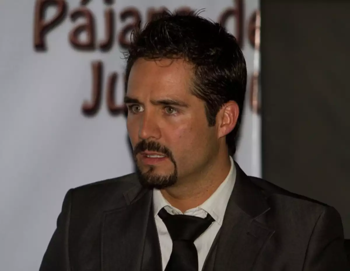 El galán de telenovela participa actualmente en la puesta en escena Dulce Pájaro de Juventud, producida por Omar Suárez.