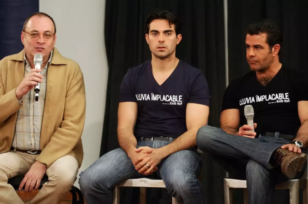 Los actores y cantantes mexicanos son los protagonistas de la puesta en escena "Lluvia implacable", una obra de Keith Huff, que en Broadway fue todo un fenómeno teatral.