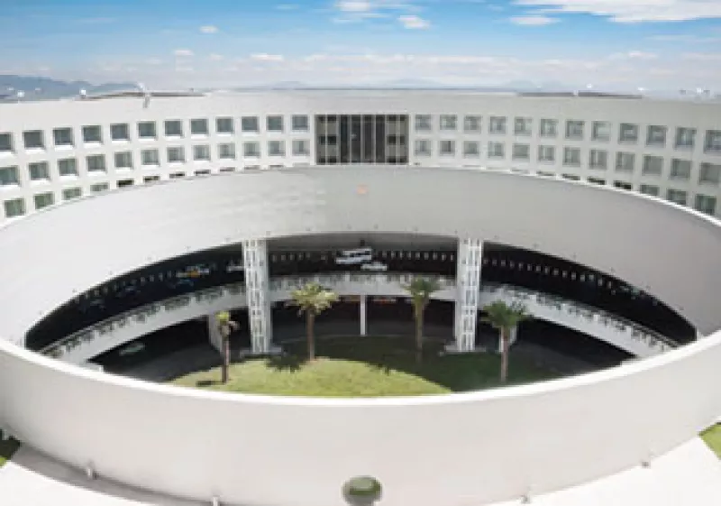 Este hotel con 217 habitaciones está ubicado en el quinto nivel de la Terminal 2 del Aeropuerto Internacional de la Ciudad de México.  (Foto: Cortesía NH Hoteles)