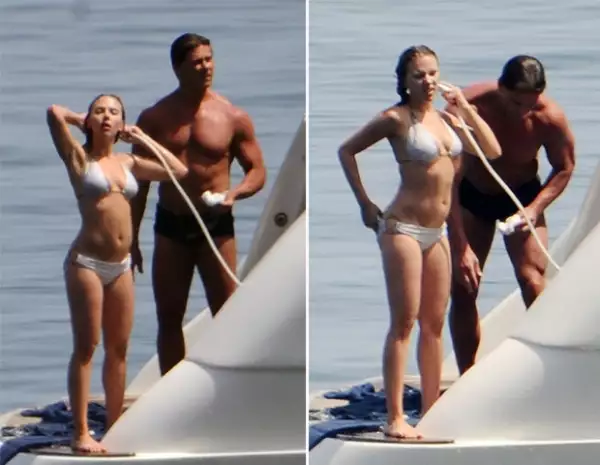 Su guardaespaldas estuvo al pendiente de Scarlett todo el tiempo.
