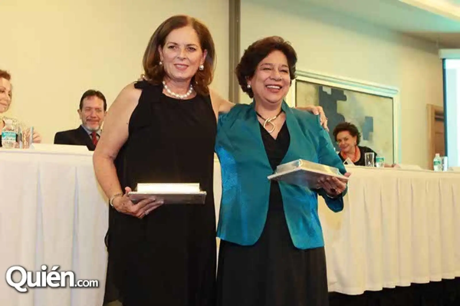 Irma María Iturbide y Teresa Franco