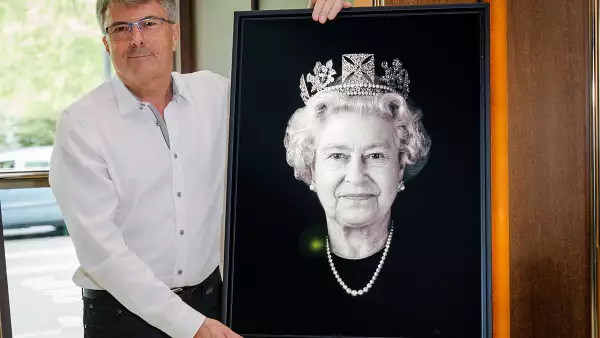 Rob Munday Unveils New Photographic Portrait Of Queen Elizabeth II