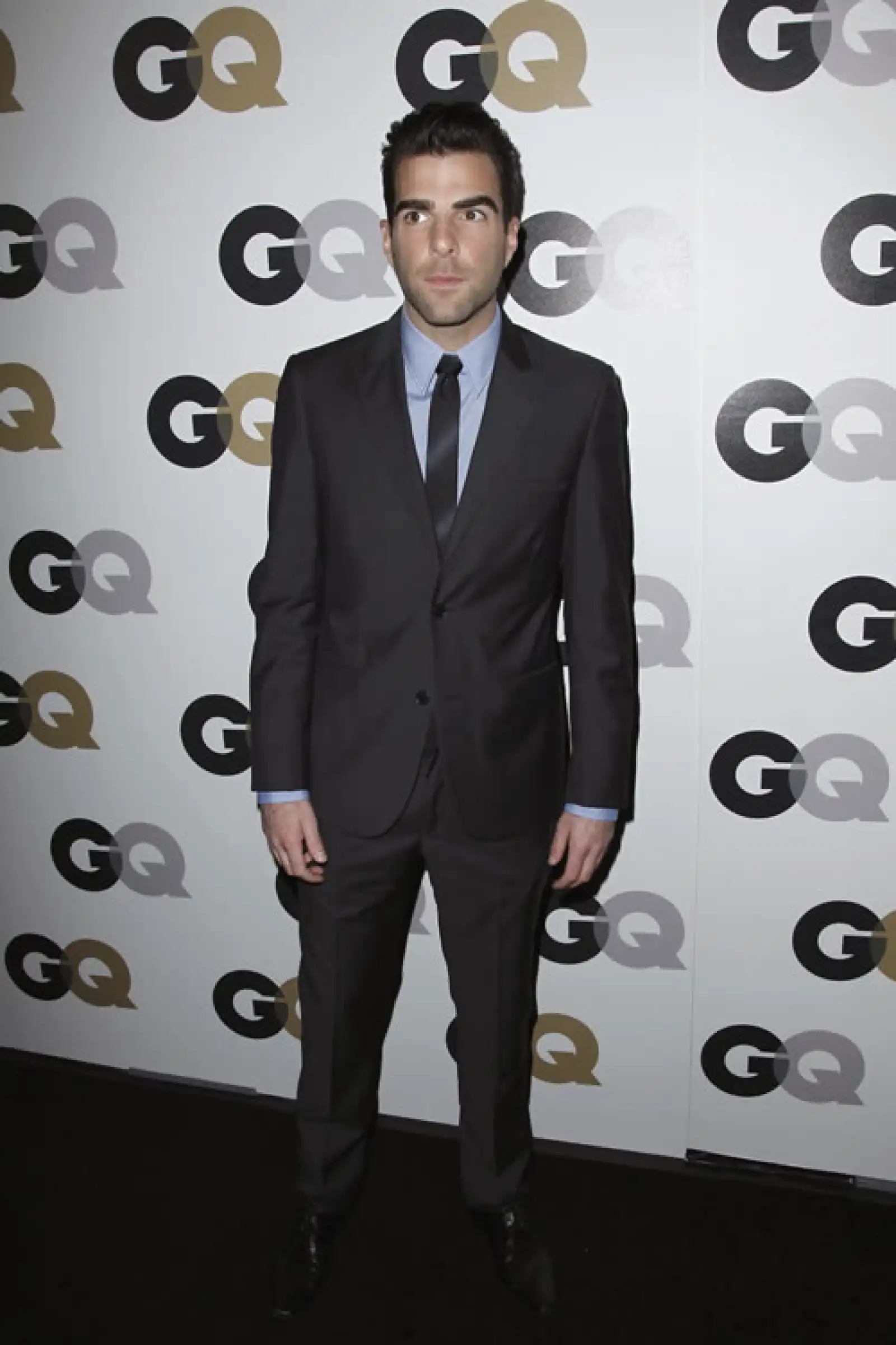 Zachary Quinto en la premiación del Hombre del Año de GQ.