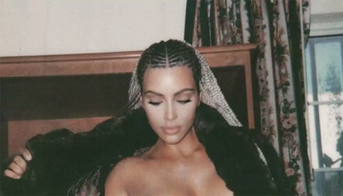 Kim Kardashian desnuda