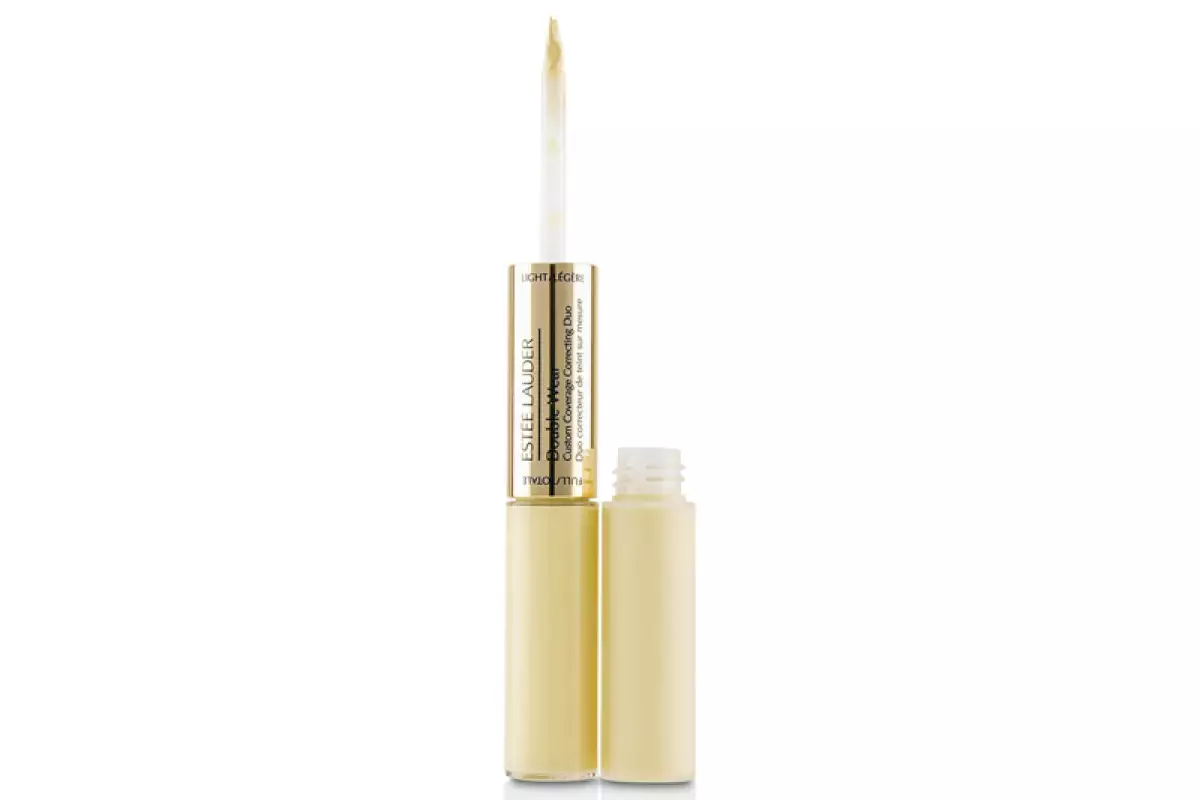 errores-corrector-aplicar-tono-dedos-líquido-sellarlo-base-esteelauder.jpg