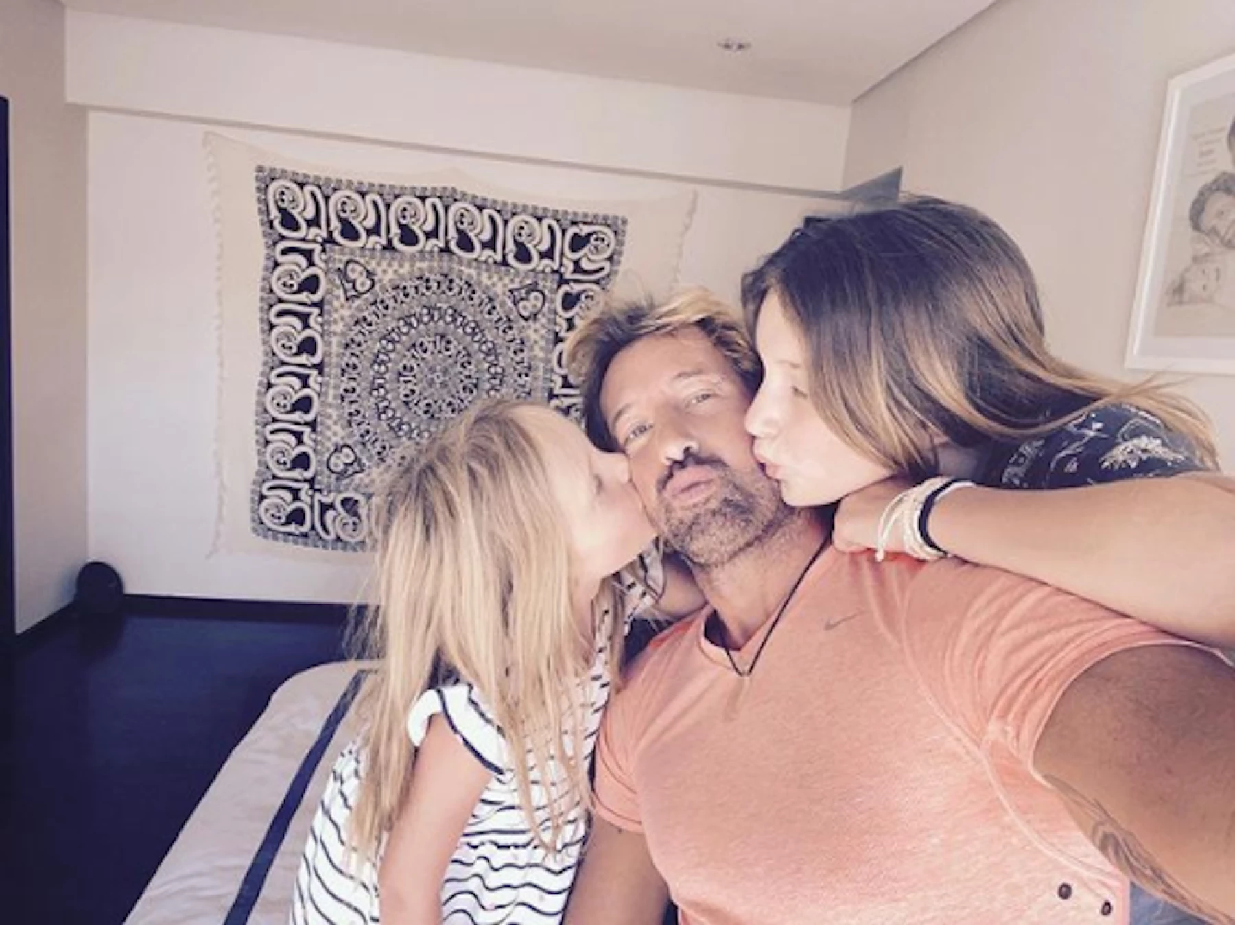 Asi Reaccionaron Hijas De Gabriel Soto A Su Compromiso Con Irina Baena Asi Reaccionaron Hijas De Gabriel Soto A Su Compromiso Con Irina Baena