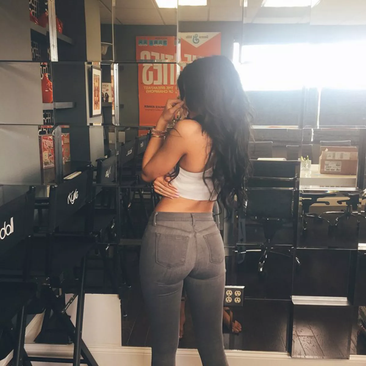 Hace unas semanas Kylie publicó esta sensual back selfie.