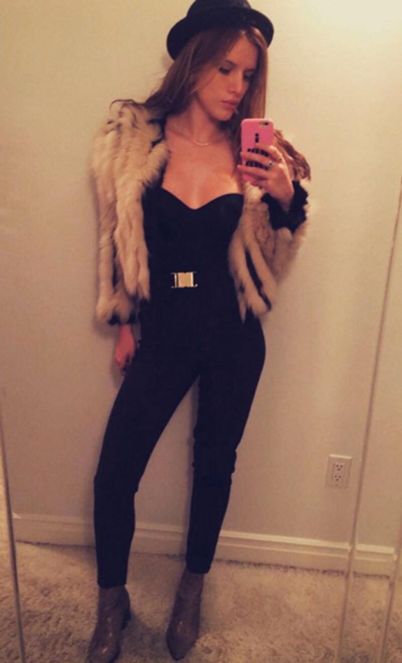 Aunque Bella Thorne dijo que su abrigo era de piel falsa, las redes le demostraron lo contrario.