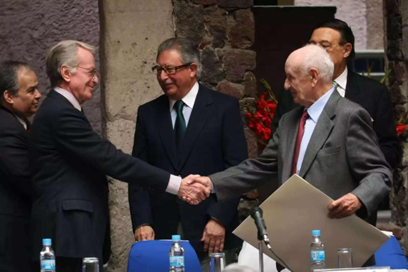 Homenaje a Jacobo Zabludovsky y Leon Davidoff.