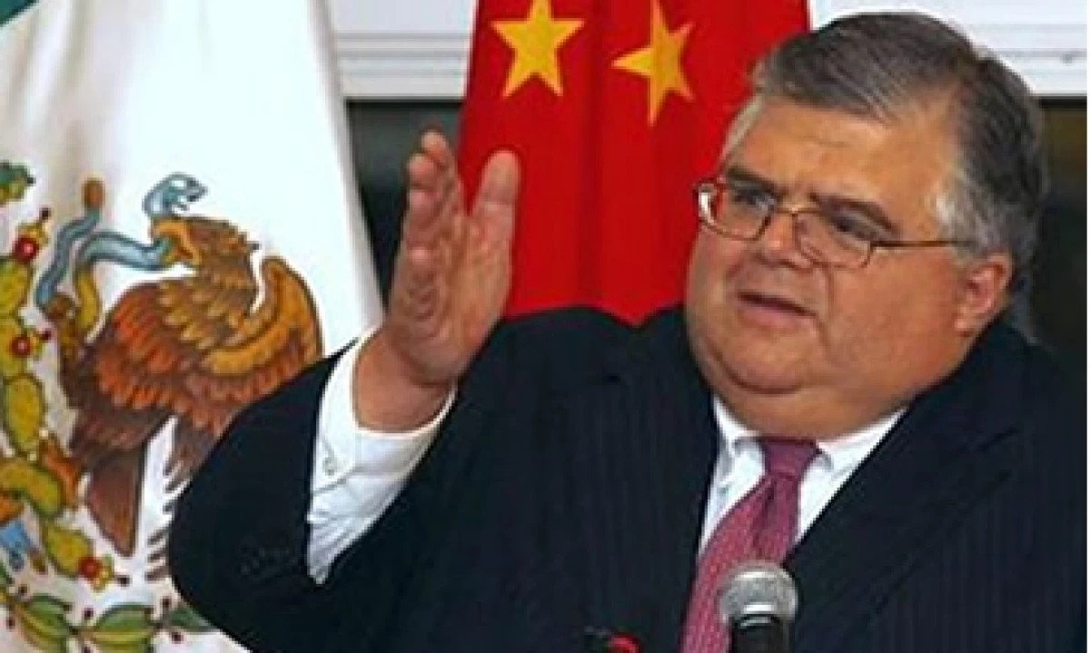 Si Agustín Carstens dirige al FMI, recibirá un sueldo de 500,000 dólares al año. (Foto: Reuters)
