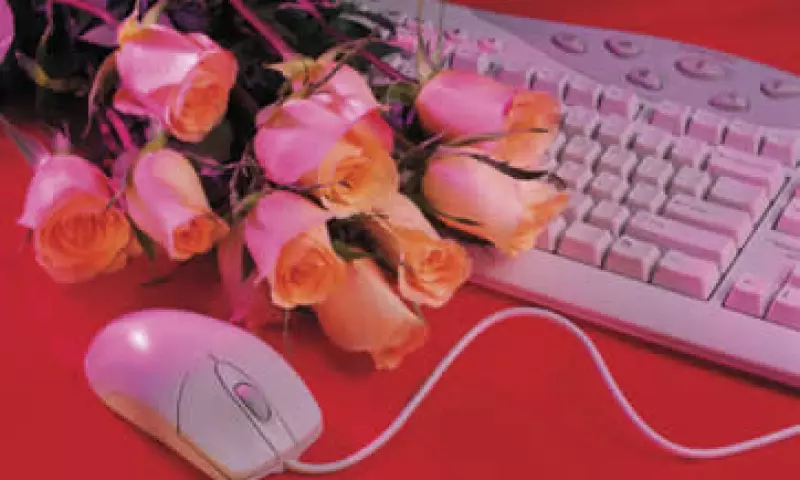 Buscar pareja en Internet no es un tema exclusivo de adolescentes, las personas de más de 30 años suelen ver al Internet como una celestina en la que pueden confiar. (Foto: Thinkstock)