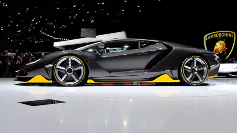 2. Lamborghini Centenario. Este hypercar de 770 hp cuesta 1.9 mdd.