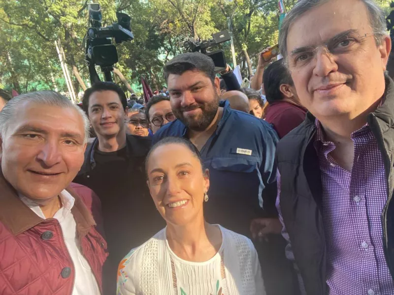 La jefa de gobierno de la CDMX compartió a través de redes sociales una fotografía acompañada de Adán Augusto López y Marcelo Ebrard. (@Claudiashein)