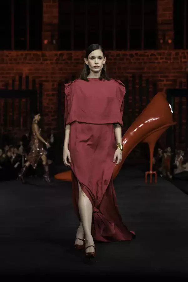 julia-renata-diablo-viste-moda