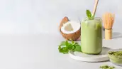 Iced,Latte,Green,Matcha,Tea,With,Coconut,Water,Garnish,Mint