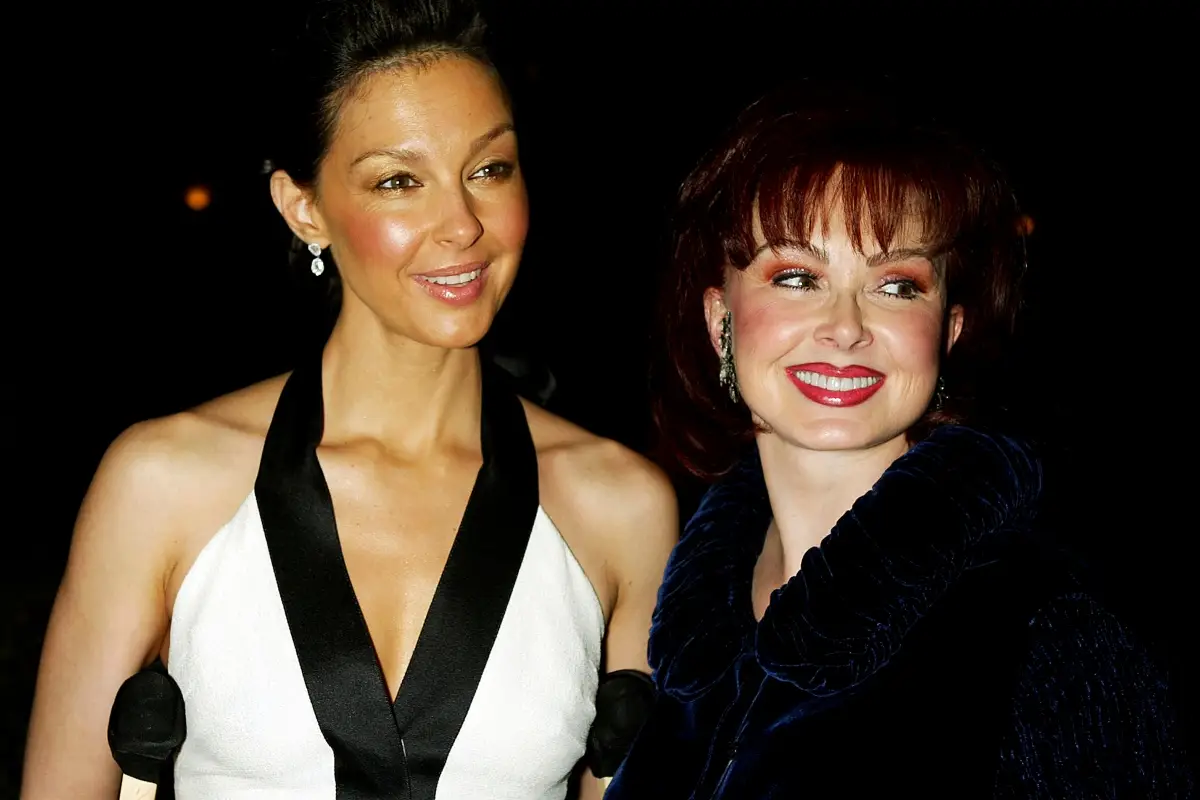 Ashley-Judd-naomi-judd.jpg
