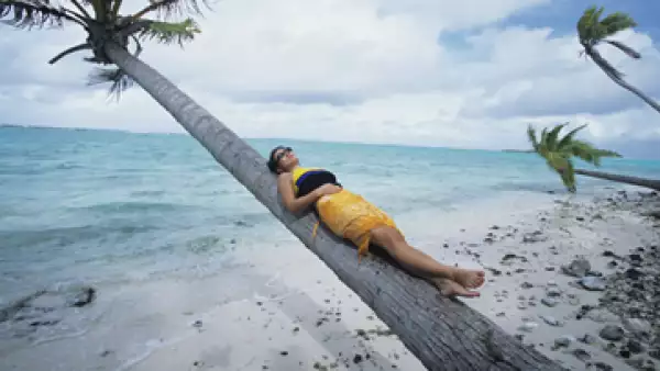 Si tu mamá es aventurera, la revista Dinero Inteligente te recomienda regalarle un viaje a algún lugar exótico. (Foto: Thinkstock)