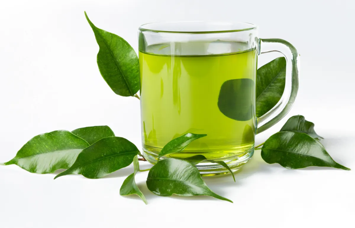 té verde hecho a base de limón y lemongrass