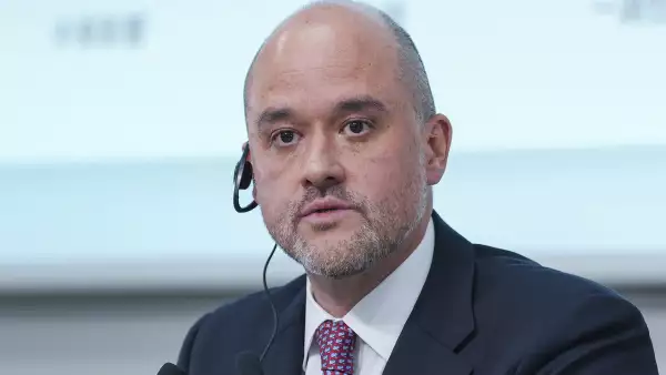 El primer mexicano en dirigir Nissan supera las peticiones de renuncia de accionistas y comienza a dar resultados 
